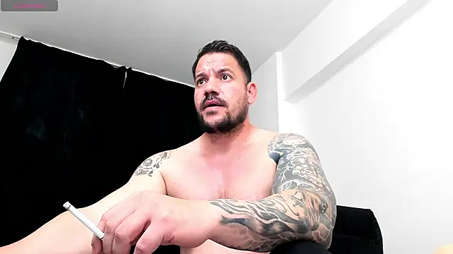 musclemonster31 online show from November 25, 2025, 2:28 pm