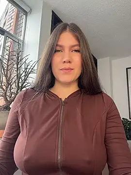 AmelieLaurent  online show from July 29, 2026, 2:05 pm