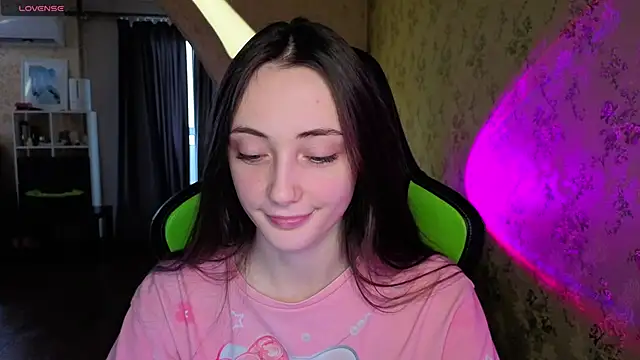 Snapshot of Lexi_Split chatting on November 15, 2025, 6:17 am Lexi Split online show from November 15, 2025, 6:17 am