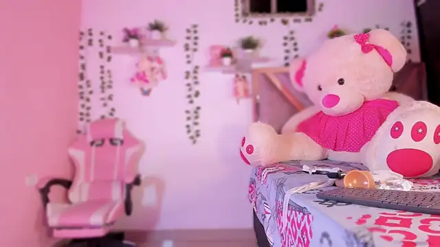 Snapshot of Emily_restrepo chatting on November 11, 2025, 6:19 am Emily restrepo online show from November 11, 2025, 6:19 am