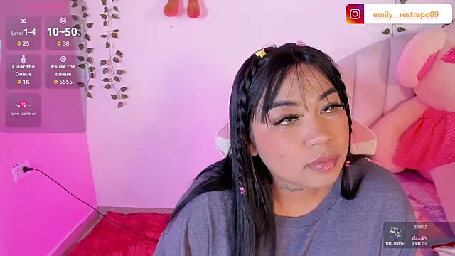 Snapshot of Emily_restrepo chatting on March 25, 2026, 5:18 am Emily restrepo online show from March 25, 2026, 5:18 am