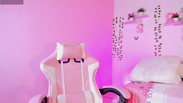 Snapshot of Emily_restrepo chatting on September 14, 2025, 4:57 am Emily restrepo online show from September 14, 2025, 4:57 am