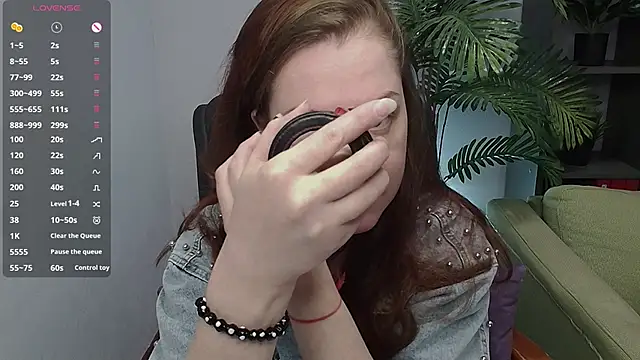 CutieGinger online show from October 30, 2025, 8:06 pm