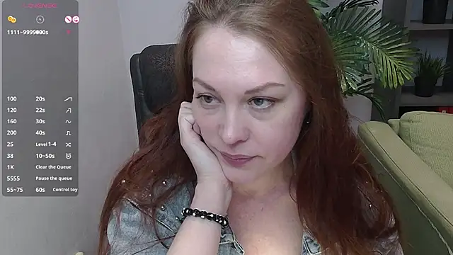 CutieGinger online show from October 27, 2025, 2:56 am