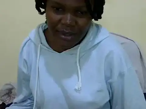 cute roxie online show from December 8, 2024, 9:02 am