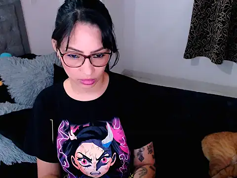 diana  34 online show from December 19, 2025, 2:37 am