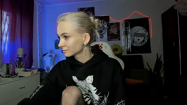 Snapshot of Fridart-house_Fortuna chatting on September 24, 2025, 12:00 pm Fridart-house Fortuna online show from September 24, 2025, 12:00 pm