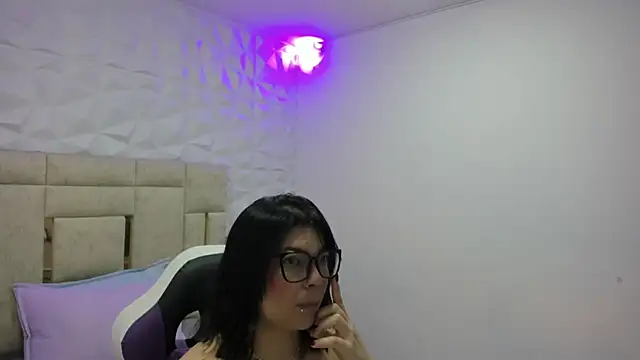 PauletteJ online show from December 18, 2025, 11:58 am