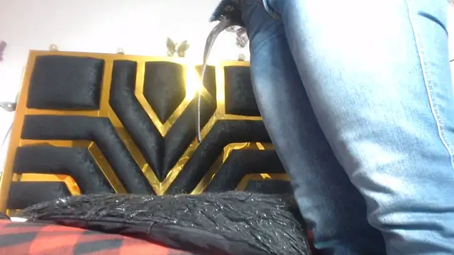 Helennahot online show from March 25, 2026, 6:51 pm