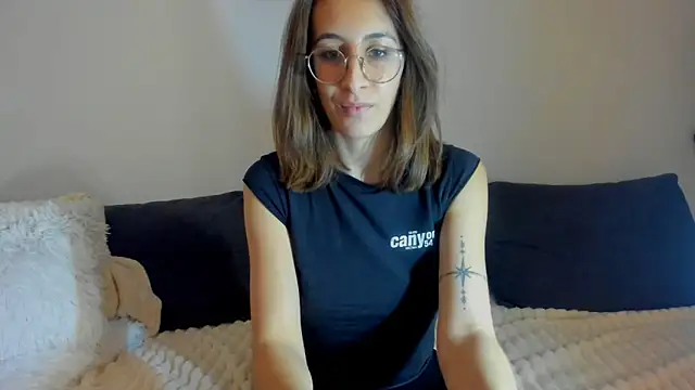 DesireMore90 online show from February 3, 2026, 11:10 pm