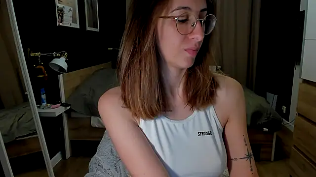 Snapshot of DesireMore90 chatting on May 14, 2026, 7:44 pm DesireMore90 online show from May 14, 2026, 7:44 pm