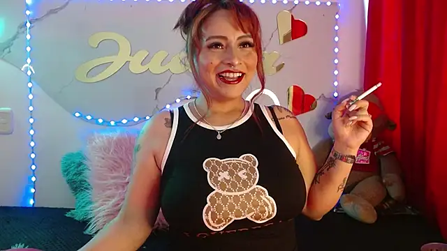 Snapshot of juanitared chatting on December 2, 2025, 11:56 am juanitared online show from December 2, 2025, 11:56 am