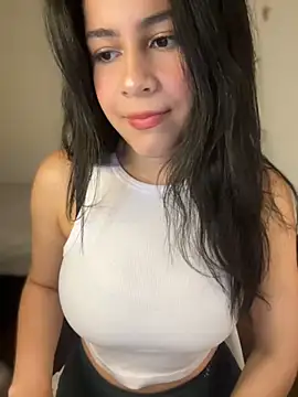 Snapshot of CuteKira7 chatting on April 15, 2026, 3:01 am CuteKira7 online show from April 15, 2026, 3:01 am