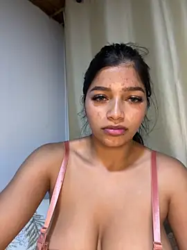 Snapshot of AgathaGeorgiou chatting on November 10, 2025, 11:43 pm AgathaGeorgiou online show from November 10, 2025, 11:43 pm