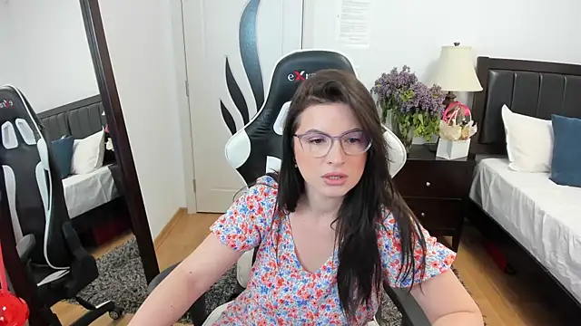 AmyPure  online show from May 6, 2026, 5:00 am