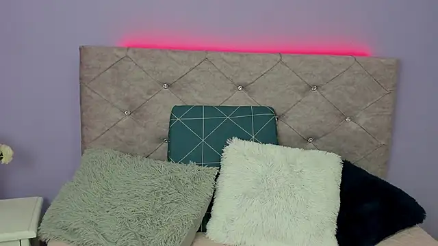 Emily Beicker online show from January 16, 2026, 4:38 am