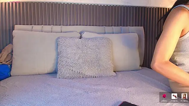 SHANONCLARK online show from February 15, 2026, 11:20 am