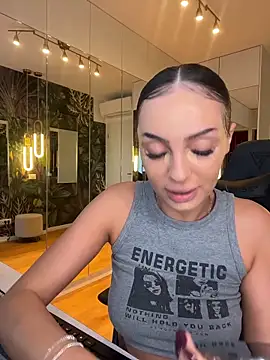 Snapshot of MileySin1111 chatting on December 16, 2025, 1:48 pm MileySin1111 online show from December 16, 2025, 1:48 pm