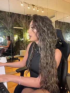 Snapshot of MileySin1111 chatting on January 8, 2026, 1:50 pm MileySin1111 online show from January 8, 2026, 1:50 pm