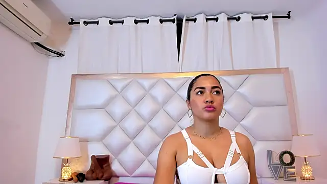 brittany069 online show from March 21, 2025, 4:39 am