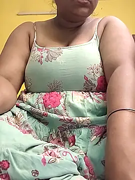 flamingoss online show from April 14, 2026, 9:09 pm