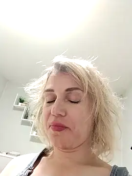 Linda Gregory online show from November 3, 2025, 11:19 pm