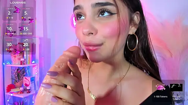 Snapshot of crisbell_lopez chatting on March 20, 2025, 1:02 am crisbell lopez online show from March 20, 2025, 1:02 am