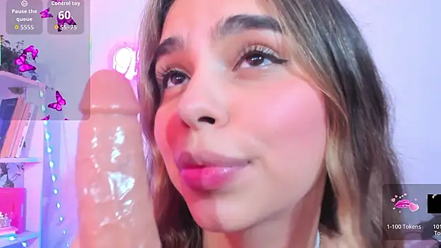 Snapshot of crisbell_lopez chatting on February 12, 2026, 12:32 am crisbell lopez online show from February 12, 2026, 12:32 am