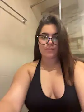 Valenhillxh online show from July 26, 2026, 3:35 am