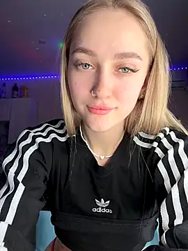 Good  Girl  online show from December 16, 2025, 7:18 pm