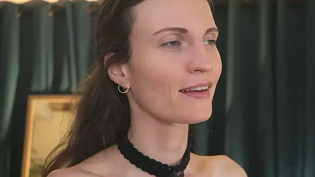 yulladao online show from March 26, 2026, 5:55 pm