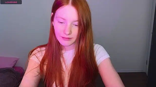 MiaKeler online show from February 7, 2025, 11:45 pm