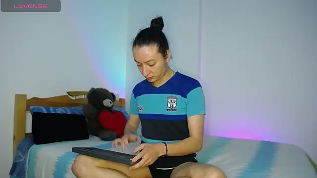 Snapshot of monkeywillwhite chatting on December 13, 2024, 10:23 pm monkeywillwhite online show from December 13, 2024, 10:23 pm