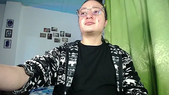 Snapshot of monkeywillwhite chatting on October 31, 2025, 12:07 am monkeywillwhite online show from October 31, 2025, 12:07 am