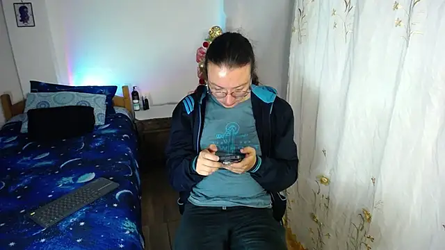 Snapshot of monkeywillwhite chatting on December 19, 2025, 3:32 am monkeywillwhite online show from December 19, 2025, 3:32 am