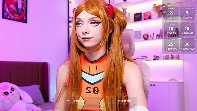 HolliWould  online show from April 9, 2026, 10:32 am