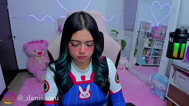 Snapshot of CuteDani_ chatting on February 28, 2026, 3:28 am CuteDani online show from February 28, 2026, 3:28 am