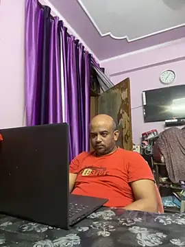 Dick 6inches online show from October 7, 2025, 1:34 pm