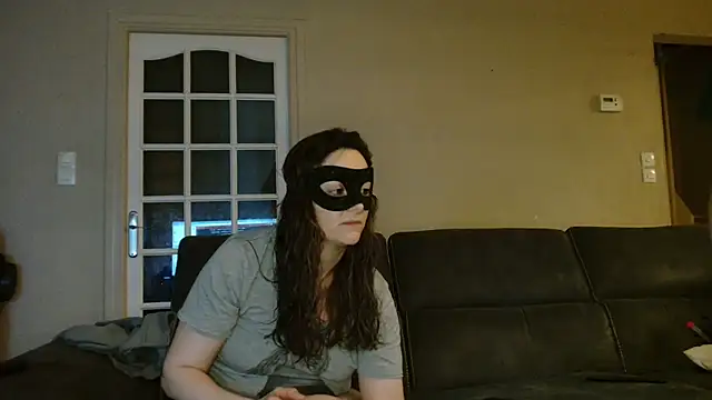 Lesloulous online show from June 3, 2026, 10:03 pm