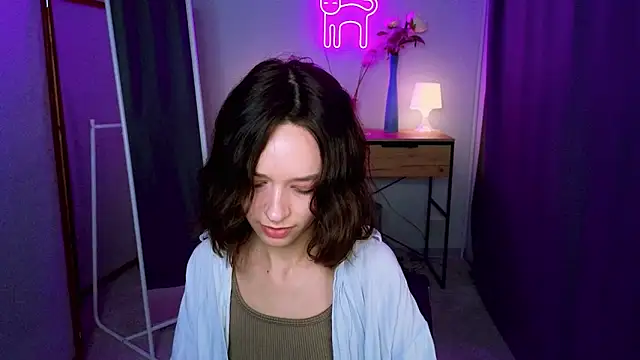 Snapshot of VivianLy_ chatting on February 2, 2025, 3:39 pm VivianLy online show from February 2, 2025, 3:39 pm