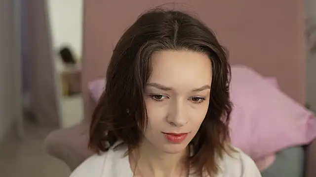 Snapshot of VivianLy_ chatting on January 19, 2025, 7:36 am VivianLy online show from January 19, 2025, 7:36 am