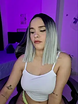 Snapshot of heyshaa chatting on January 28, 2025, 9:40 pm heyshaa online show from January 28, 2025, 9:40 pm