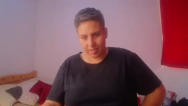 Yessi rousse online show from October 6, 2025, 8:09 pm