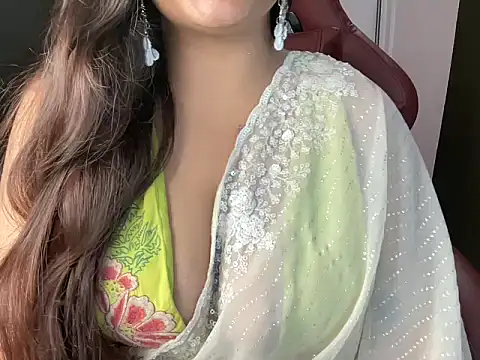 Snapshot of shanayaaa_1 chatting on February 20, 2026, 6:54 pm shanayaaa 1 online show from February 20, 2026, 6:54 pm