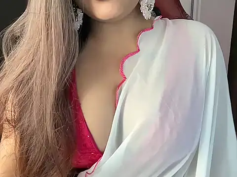 Snapshot of shanayaaa_1 chatting on February 8, 2026, 6:49 pm shanayaaa 1 online show from February 8, 2026, 6:49 pm