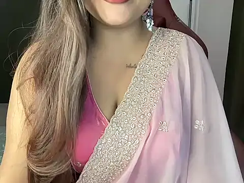 Snapshot of shanayaaa_1 chatting on February 18, 2026, 6:48 pm shanayaaa 1 online show from February 18, 2026, 6:48 pm