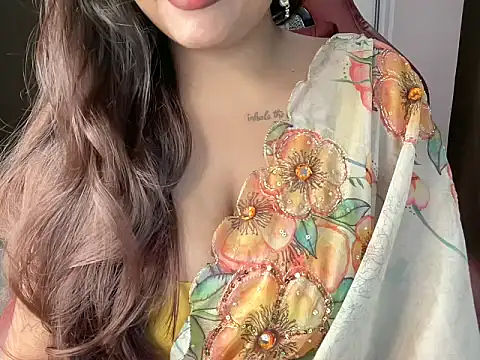 Snapshot of shanayaaa_1 chatting on February 17, 2026, 6:49 pm shanayaaa 1 online show from February 17, 2026, 6:49 pm