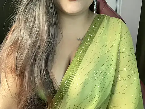 Snapshot of shanayaaa_1 chatting on February 16, 2026, 7:12 pm shanayaaa 1 online show from February 16, 2026, 7:12 pm