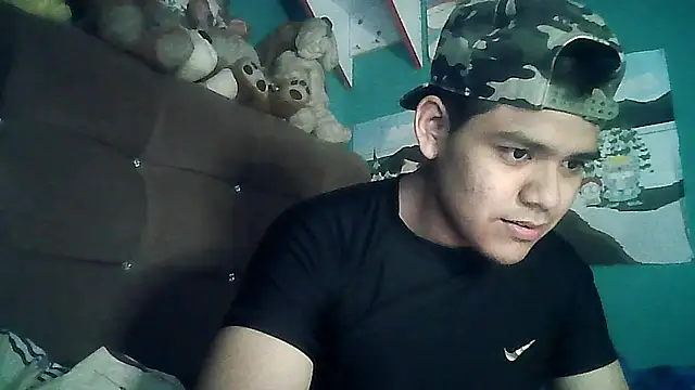 Snapshot of Valesh20 chatting on October 8, 2025, 1:40 am Valesh20 online show from October 8, 2025, 1:40 am