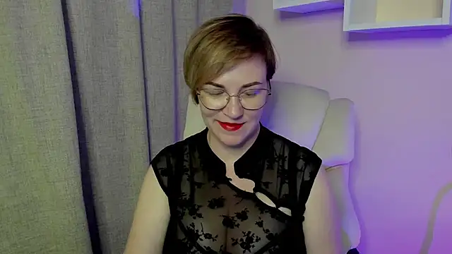 feliziaDesire online show from July 5, 2026, 3:41 pm